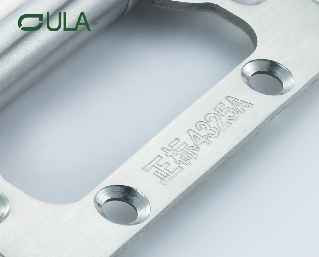 Diseño moderno al por mayor de fábrica de 4 pulgadas 2,4 mm de acero inoxidable Bisagra de puerta de mariposa de acero para puertas y puertas de madera