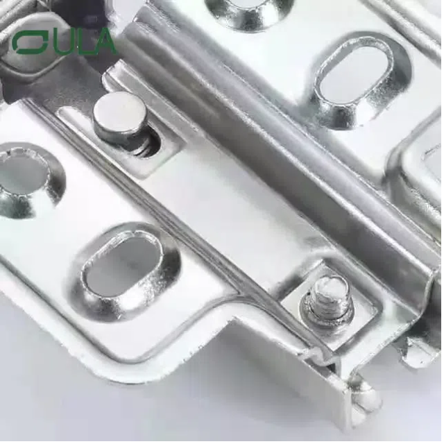 Bisagra de muebles de acero deslizante frente a clip: ¿Cuál es mejor para la durabilidad, la capacidad de ajuste y el costo?